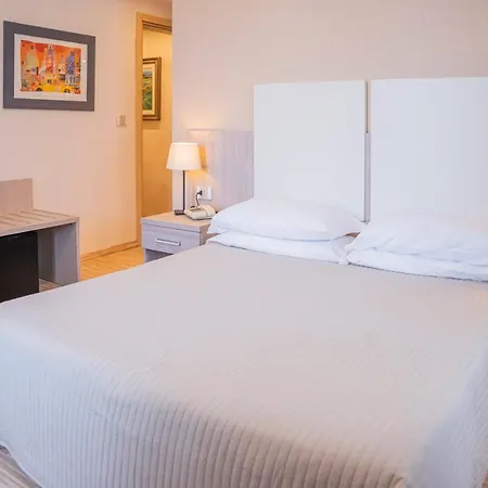 谢列斯特旅馆 酒店 东塞斯特里