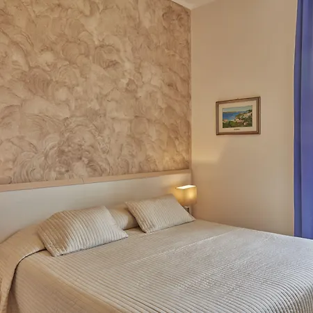 谢列斯特旅馆 东塞斯特里